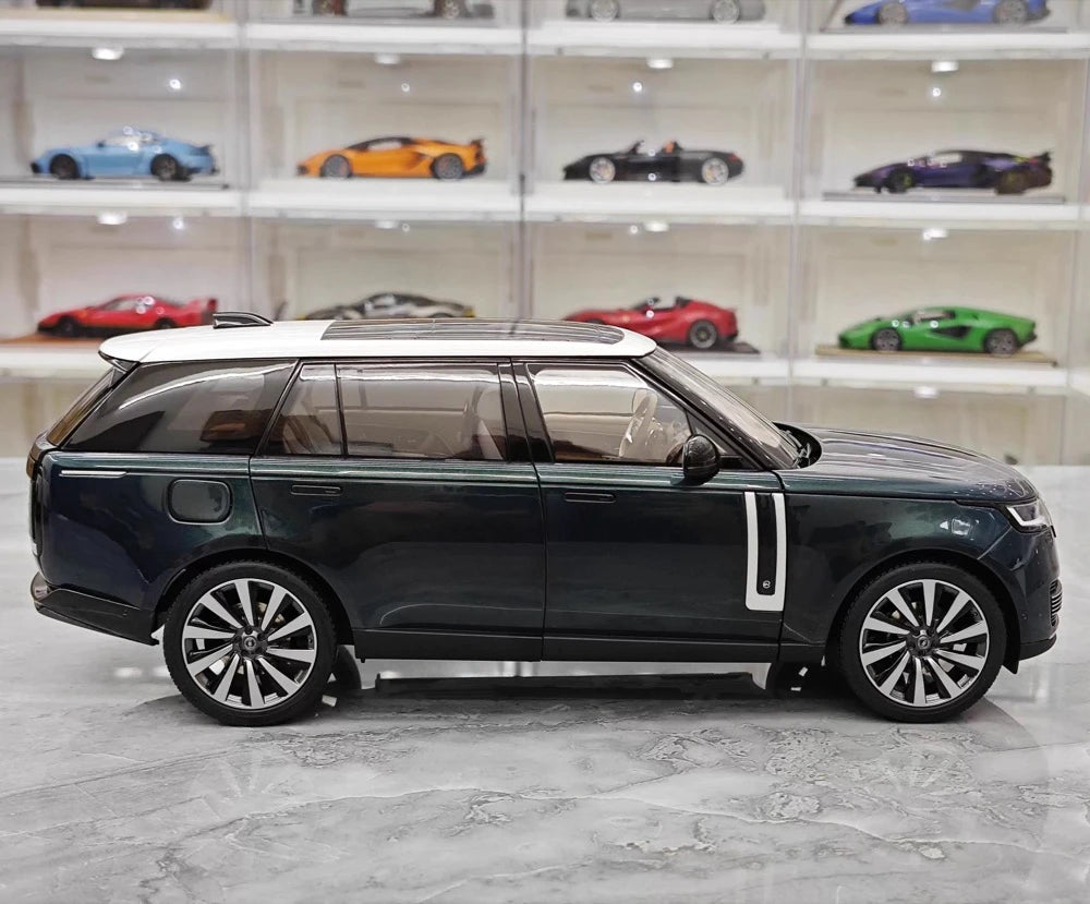 [LCD] 1:18 Land Rover 2022 Range Rover SV Green Model Car Die-Cast