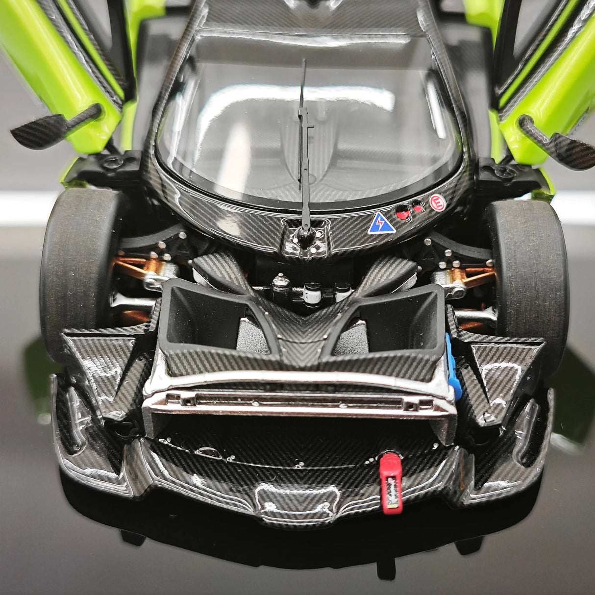 LCD Pagani 2021 Huayra R Green 1:43 – Kolekcjonarski model odlewany