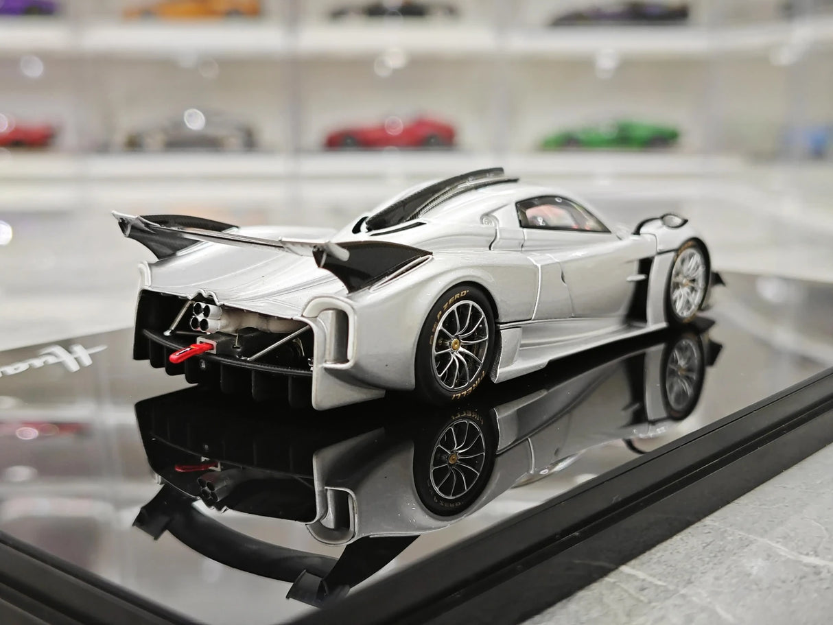LCD Pagani 2021 Huayra R Silver 1:43 – Keräilyesine valuvalumalli