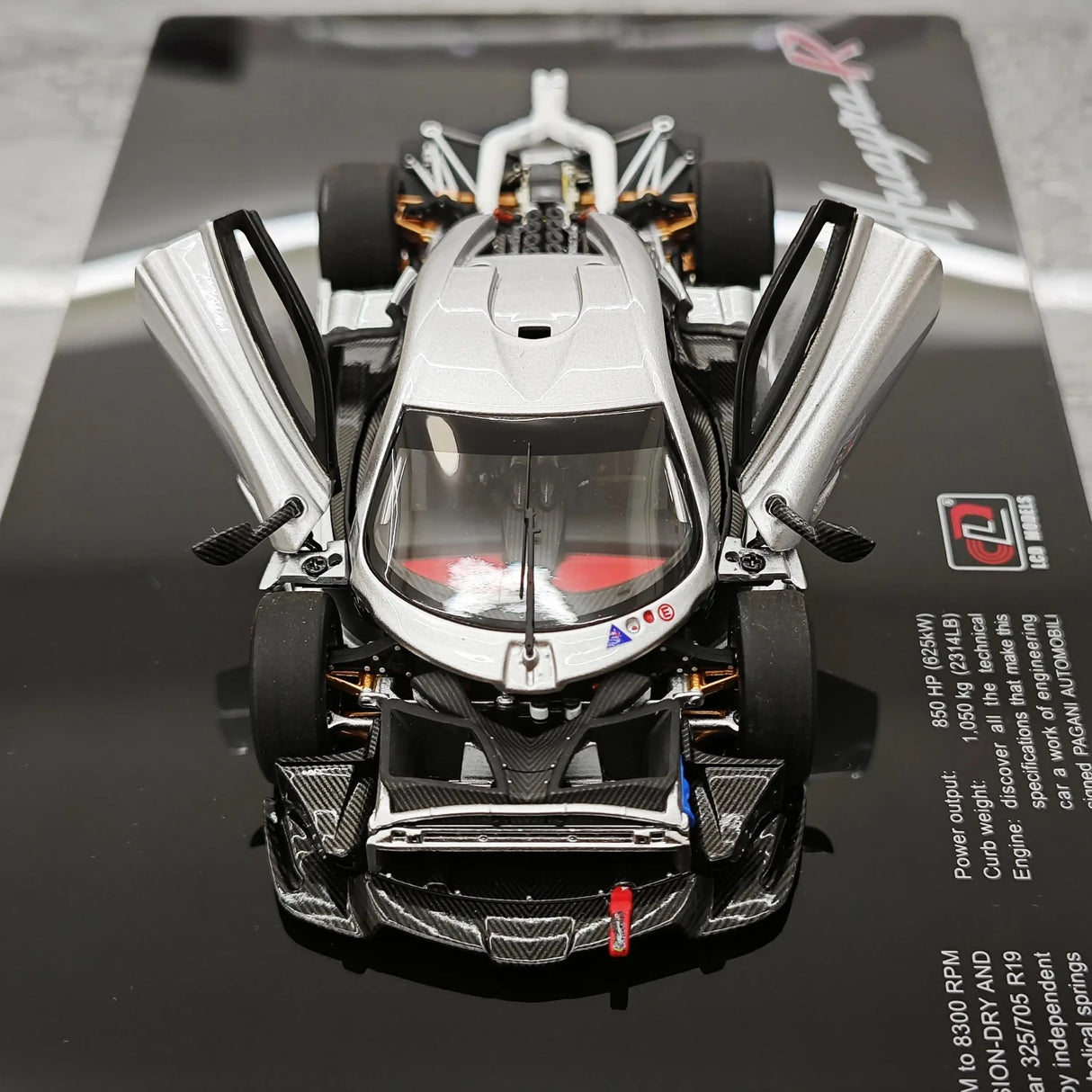 LCD Pagani 2021 Huayra R Silver 1:43 – Keräilyesine valuvalumalli