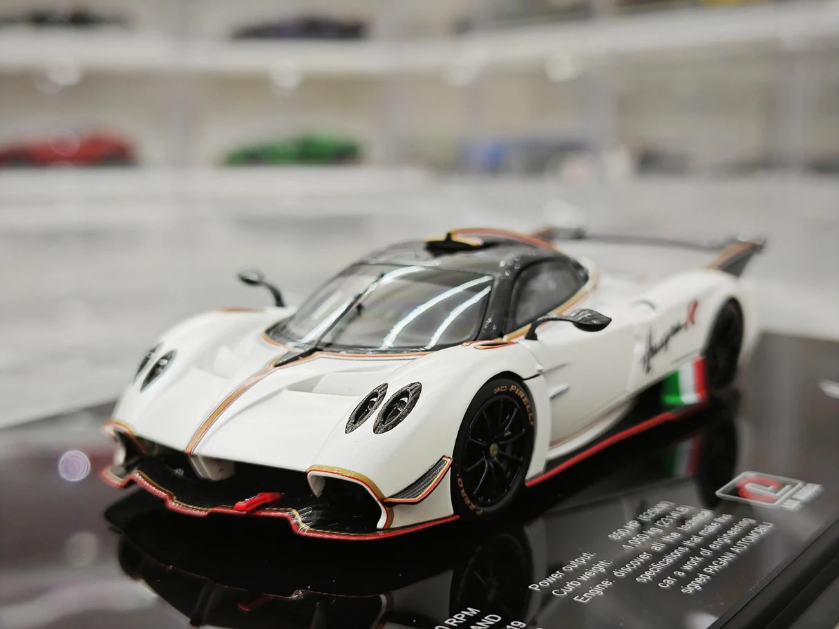 LCD Pagani 2021 Huayra R White 1:43 – コレクターズル・ダイキャストモデル ダイキャスト