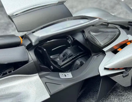 [Maisto] 1:18 Aston Martin 2021 Valkyrie Silver Model Car Die-Cast