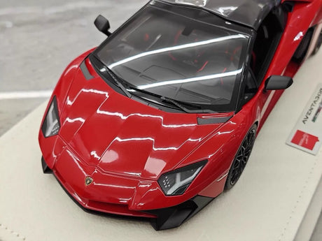 [Make Up] 1:18 Lamborghini 2015 Aventador LP750-4 Red Model Car Resin