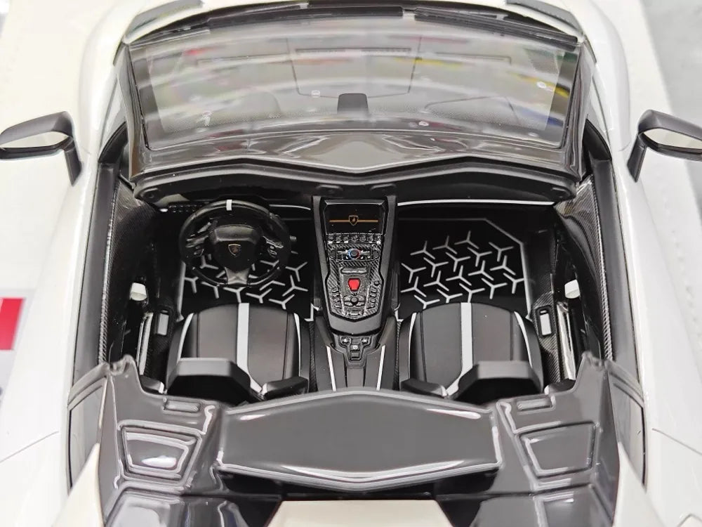 [Make Up] 1:18 Lamborghini 2015 Aventador LP750-4 valkoinen pienoismalli Hartsi