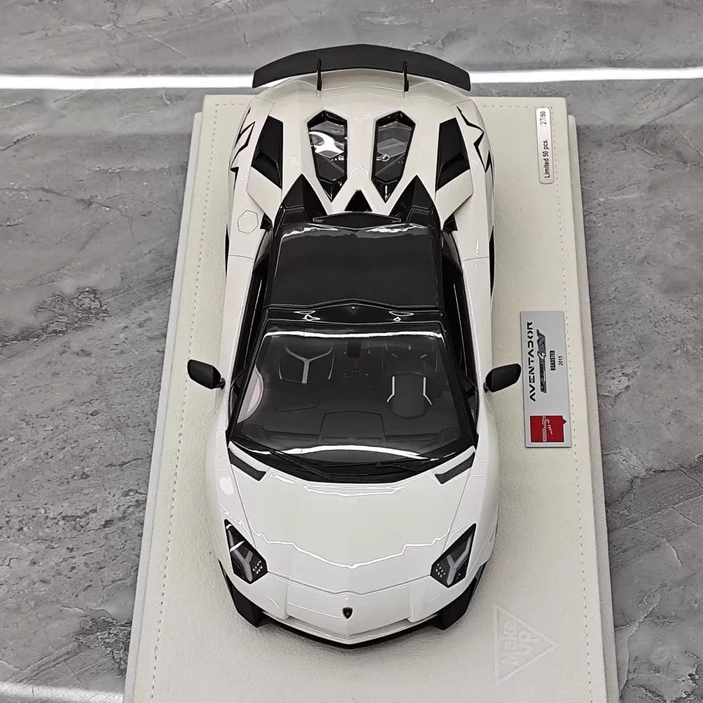[Make Up] 1:18 Lamborghini 2015 Aventador LP750-4 White Model Car Resin
