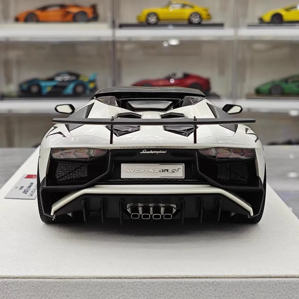 [Make Up] 1:18 Lamborghini 2015 Aventador LP750-4 White Model Car Resin