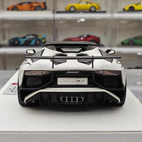 [Make Up] 1:18 Lamborghini 2015 Aventador LP750-4 White Model Car Resin