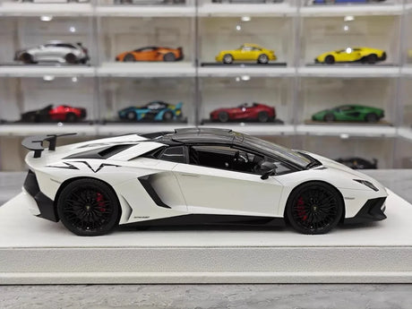 [Make Up] 1:18 Lamborghini 2015 Aventador LP750-4 White Model Car Resin