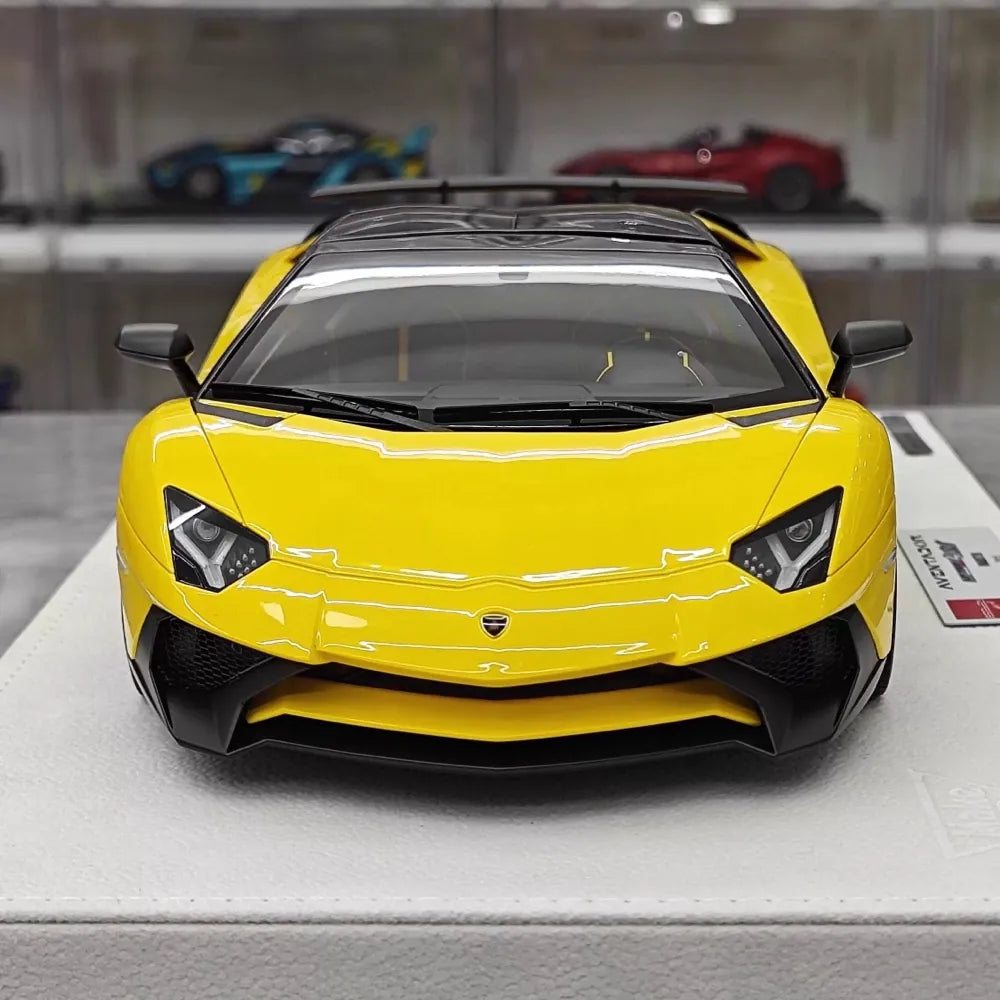[Make Up] 1:18 Lamborghini 2015 Aventador LP750-4 Yellow Model Car Resin