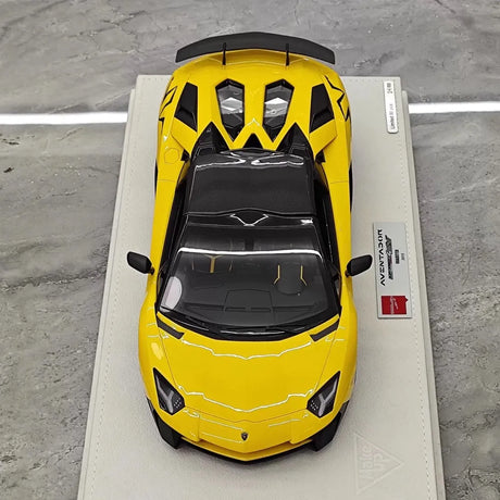 [Make Up] 1:18 Lamborghini 2015 Aventador LP750-4 Yellow Model Car Resin