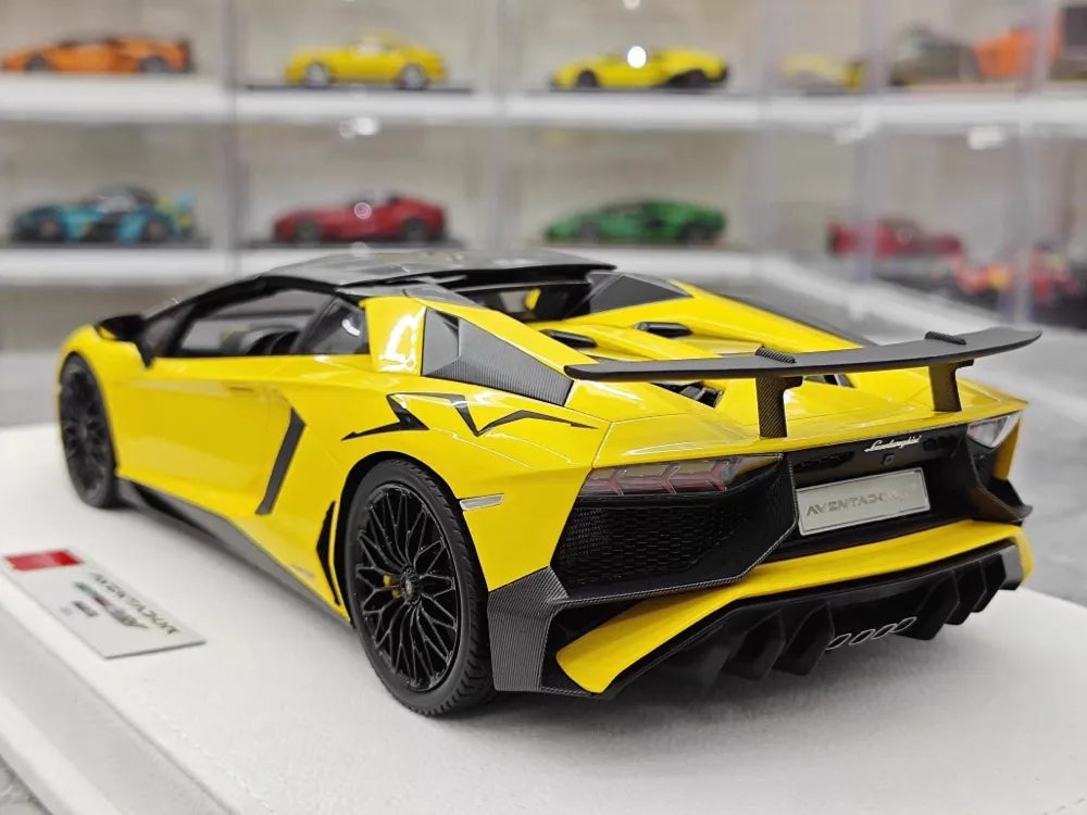 [Make Up] 1:18 Lamborghini 2015 Aventador LP750-4 gul modellbil harts