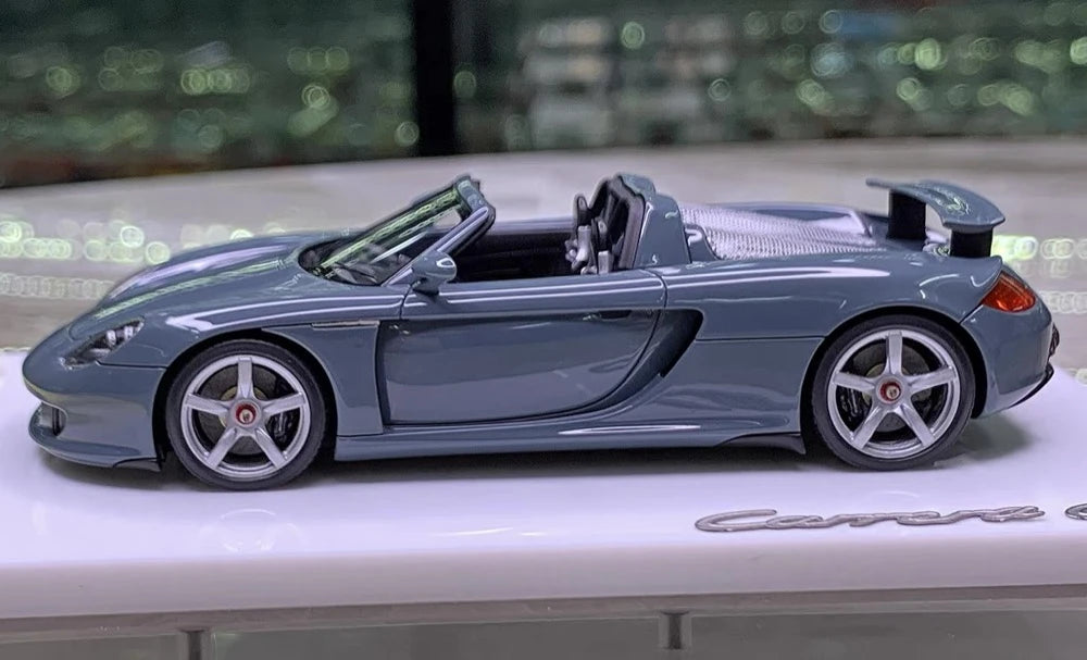 [Make Up] 1:43 Porsche 2004 Carrera GT Gray Model Car Resin