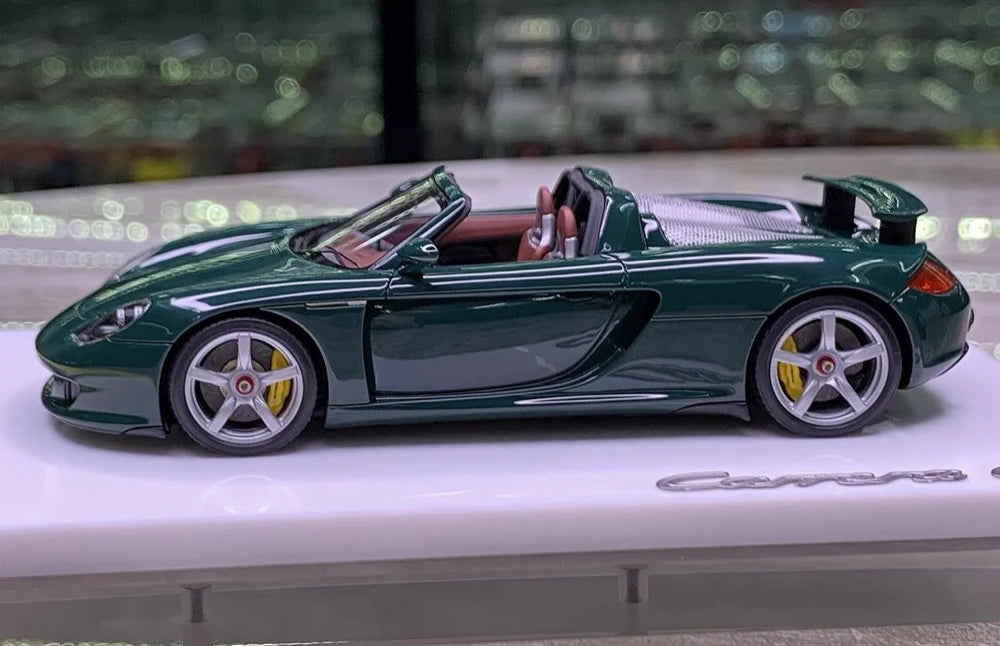 [Make Up] 1:43 Porsche 2004 Carrera GT Green Model Car Resin
