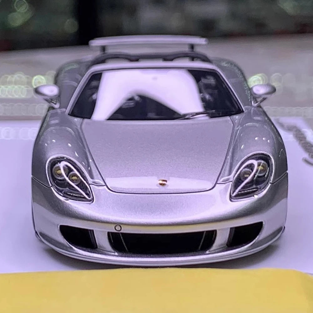 [Make Up] 1:43 Porsche 2004 Carrera GT Silver Model Car Resin