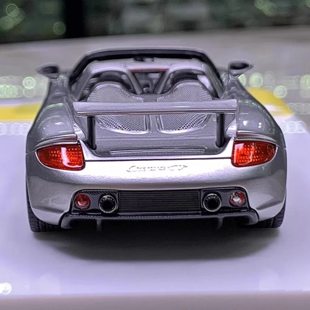 [Make Up] 1:43 Porsche 2004 Carrera GT Silver Model Car Resin