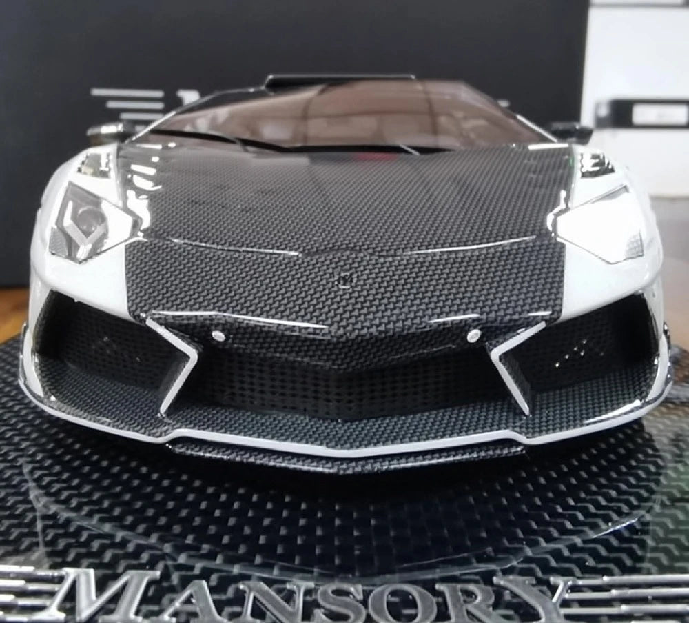 [Mansory] 1:18 Lamborghini 2012 Aventador LP700-4 カーボンado ホワイト モデルカー レジン