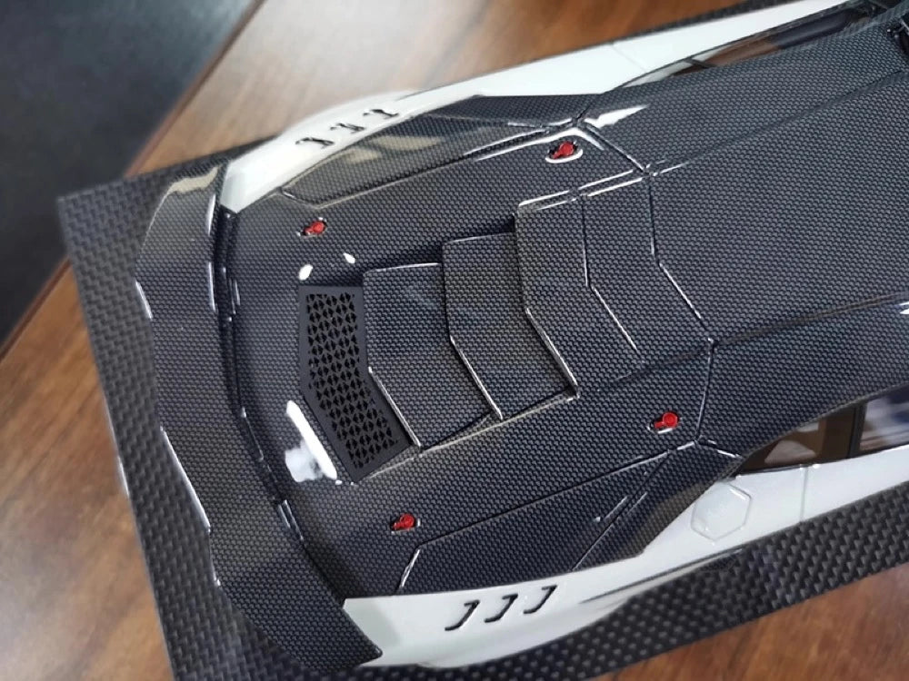 [Mansory] 1:18 Lamborghini 2012 Aventador LP700-4 Carbonado White Model Car Resin