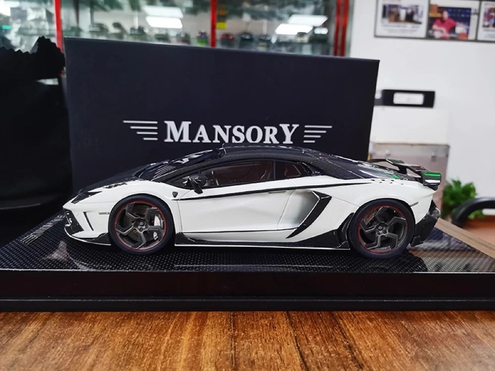 [Mansory] 1:18 Lamborghini 2012 Aventador LP700-4 カーボンado ホワイト モデルカー レジン