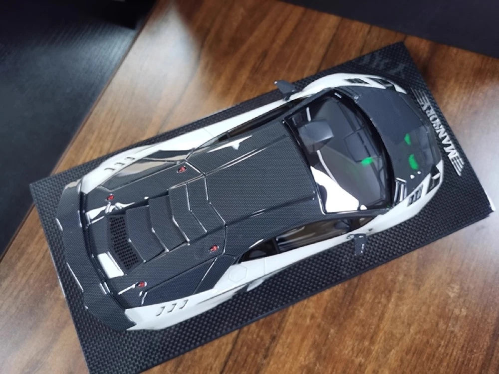 [Mansory] 1:18 Lamborghini 2012 Aventador LP700-4 カーボンado ホワイト モデルカー レジン