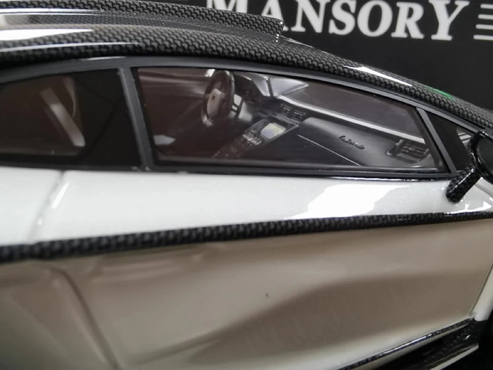 [Mansory] 1:18 Lamborghini 2012 Aventador LP700-4 カーボンado ホワイト モデルカー レジン