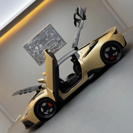 Maserati 2008 GranTurismo Gouden 1:24 – Diecast Display Model Die-Cast