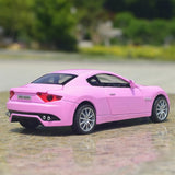 Maserati 2008 GranTurismo rosa 1:32 – pressgjuten visningsmodell