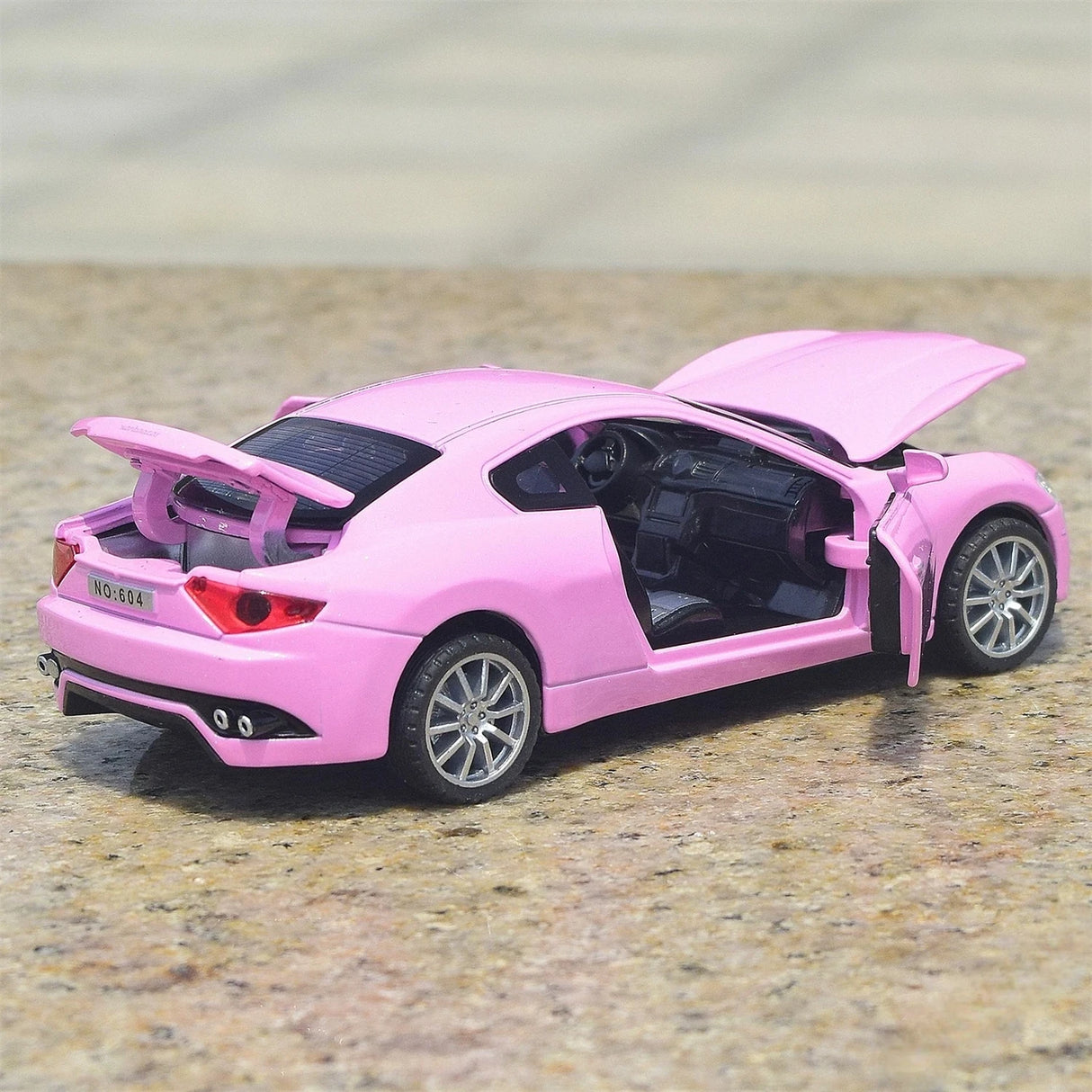 Maserati 2008 GranTurismo rosa 1:32 – pressgjuten visningsmodell