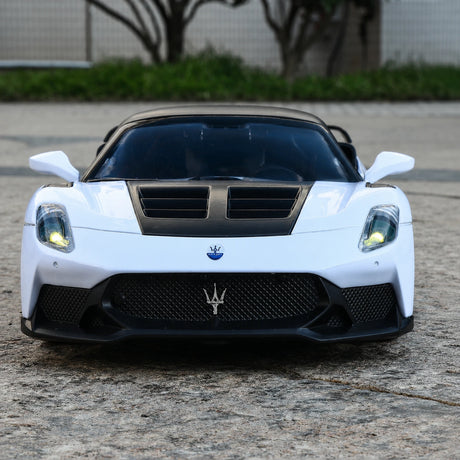 Maserati 2008 GranTurismo Witte 1:24 – Gegoten Beeldmodel Die-Cast