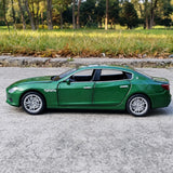 Maserati 2013 Quattroporte grön 1:32 – pressgjuten visningsmodell