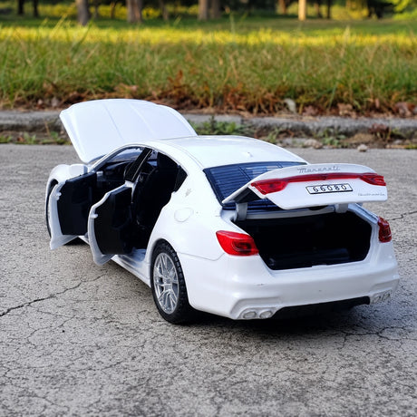 Maserati 2013 كواتروبورتي وايت 1:32 – نموذج عرض مصبوب، مصبوب،