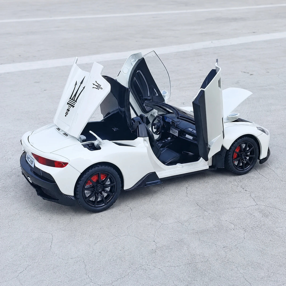 Maserati 2020 MC20 그레이 1:24 – 다이캐스트 디스플레이 모델 다이캐스트