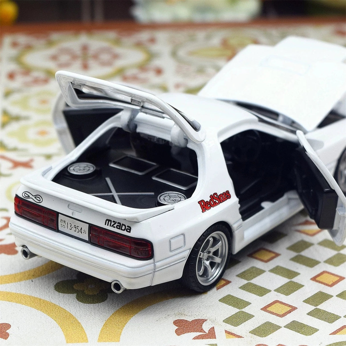 Mazda 1985 RX-7 FC3S vit 1:32 – pressgjuten visningsmodell
