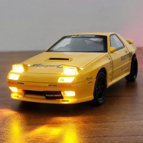 Mazda 1985 RX-7 FC3S Gul 1:24 – Diecast-displaymodell gjutet