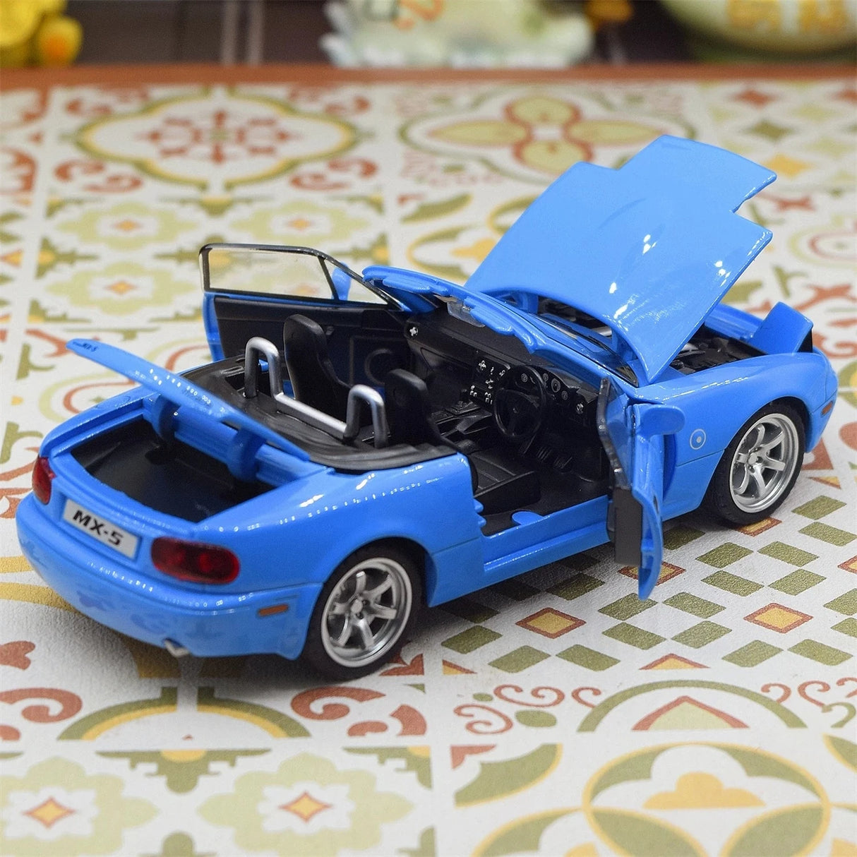 Mazda 1989 MX-5 Miata NA blå 1:32 – pressgjuten visningsmodell