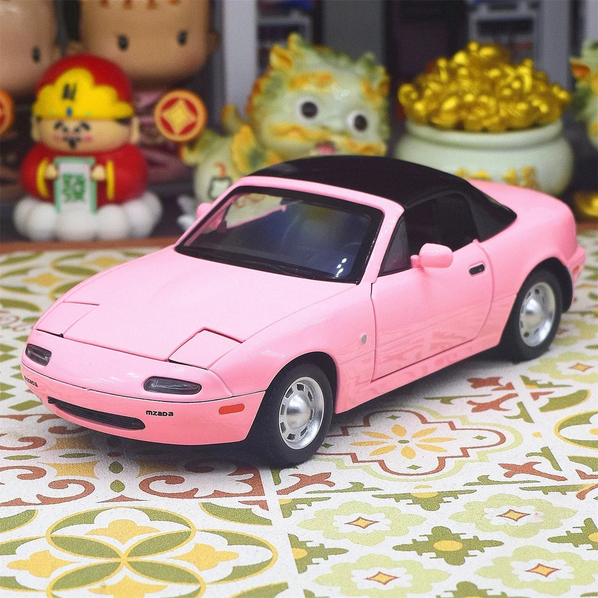 Mazda 1989 MX-5 Miata NA roze 1:24 – diecast displaymodel