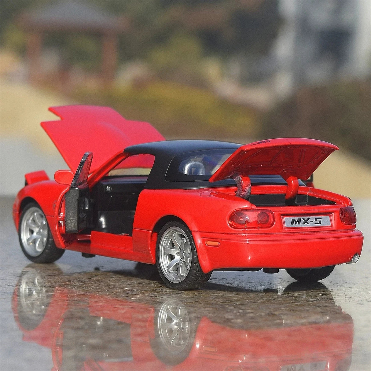 Mazda 1989 MX-5 Miata NA röd 1:32 – pressgjuten visningsmodell
