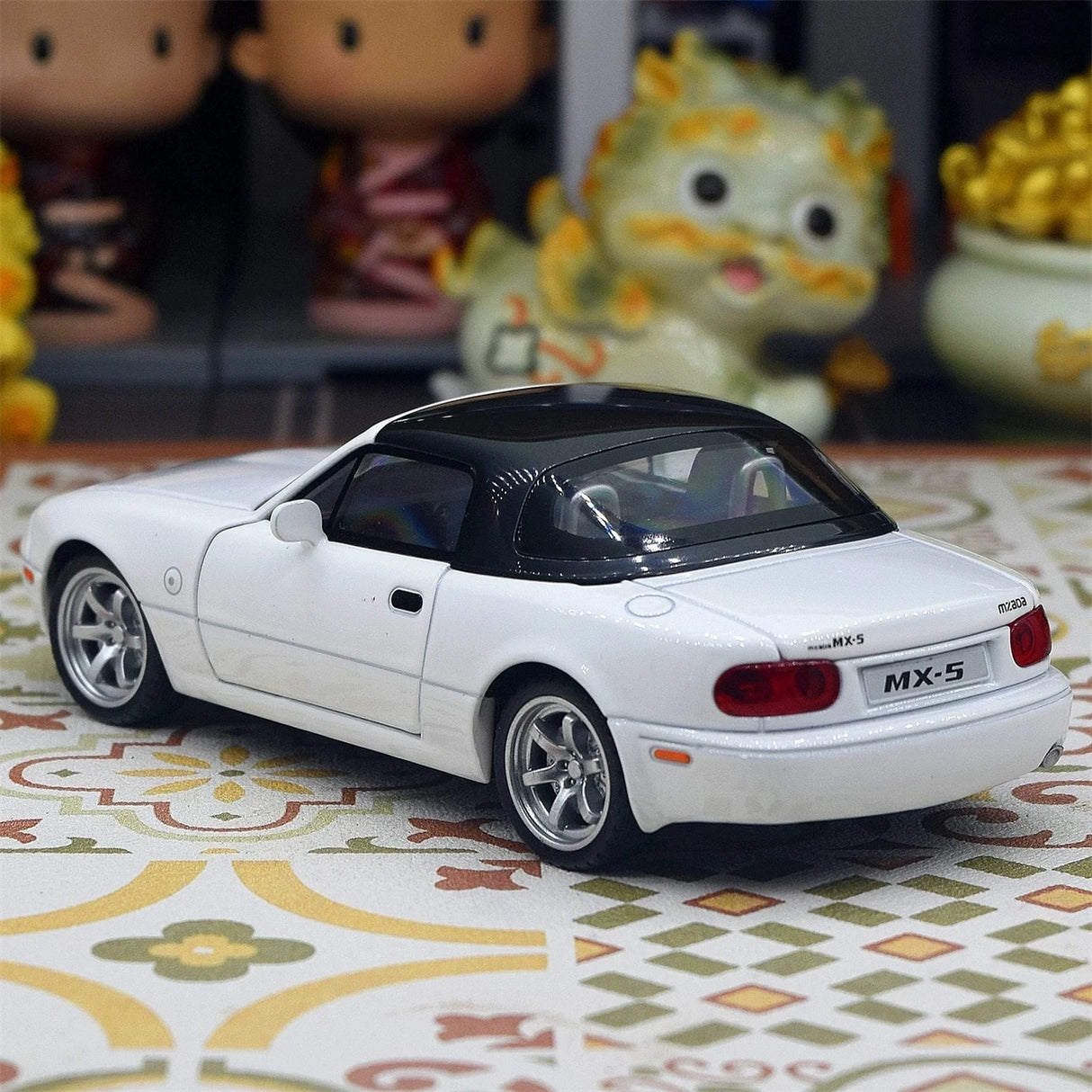 Mazda 1989 MX-5 Miata NA White 1:32 – Druckguss-Display-Modell in Druckguss