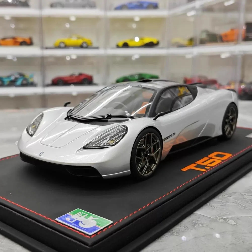 [Meko] 1:18 Gordon Murray Automotive 2020 T50 zilver modelauto Hars