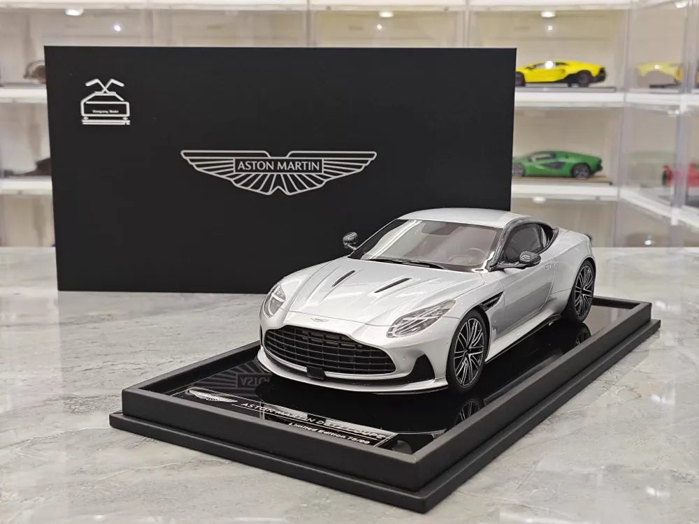 [MotorHelix] 1:18 Aston Martin 2023 DB12 Coupe Silver Model Car Resin