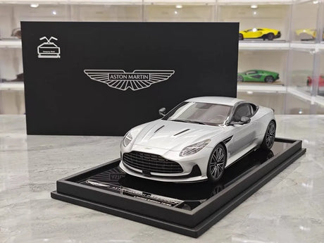 [MotorHelix] 1:18 Aston Martin 2023 DB12 Coupe Silver Model Car Resin