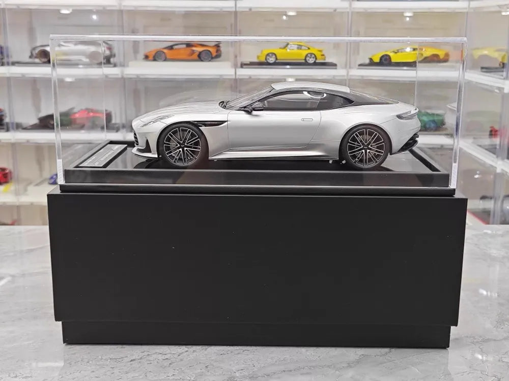 [MotorHelix] 1:18 Aston Martin 2023 DB12 Coupe Silver Model Car Resin