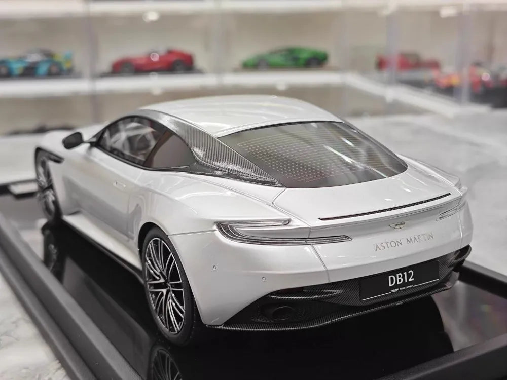 [MotorHelix] 1:18 Aston Martin 2023 DB12 Coupe Silver Model Car Resin