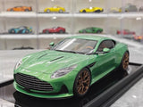 [MotorHelix] 1:18 Aston Martin 2023 DB12 Coupe Green Model Car Resin