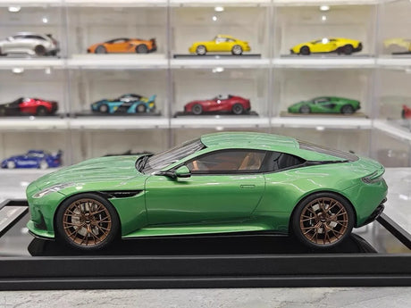 [MotorHelix] 1:18 Aston Martin 2023 DB12 Coupe Green Model Car Resin