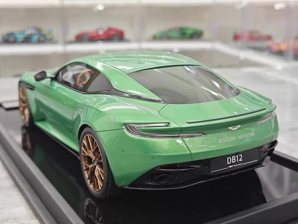 [MotorHelix] 1:18 Aston Martin 2023 DB12 Coupe Green Model Car Resin