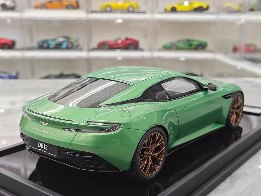 [MotorHelix] 1:18 Aston Martin 2023 DB12 Coupe Green Model Car Resin