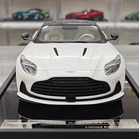 [MotorHelix] 1:18 Aston Martin 2023 DB12 Coupe White Model Car Resin