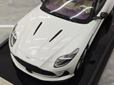 [MotorHelix] 1:18 Aston Martin 2023 DB12 Coupe White Model Car Resin