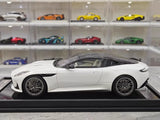 [MotorHelix] 1:18 Aston Martin 2023 DB12 Coupe White Model Car Resin