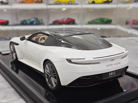 [MotorHelix] 1:18 Aston Martin 2023 DB12 Coupe White Model Car Resin